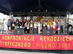 nagrodzeni nauczyciele i uczniowie w nauce i sporcie