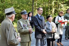 Losowe zdjęcie pochodzące z galerii wydarzenia: NIEZŁOMNI ŚWIĘTO SZKOŁY