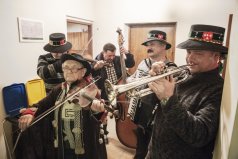 Losowe zdjęcie pochodzące z galerii wydarzenia: KOLĘDOWANIE SĄSIEDZKIE POŁOMIA