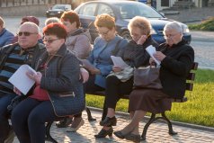 Losowe zdjęcie pochodzące z galerii wydarzenia: Śpiewanie Pieśni Maryjnych na Rynku